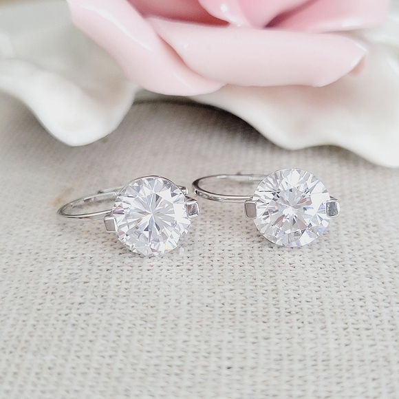 Stauer stunning sterling silver moissanite earrings - Picture 3 of 8